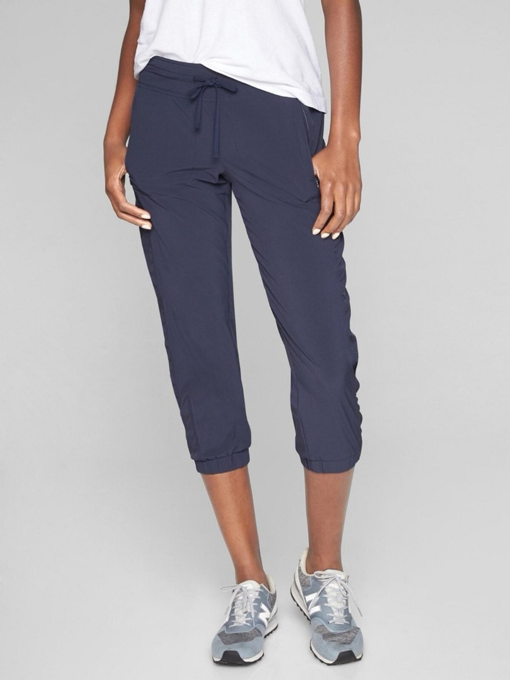 Athleta Navy La Viva Lighweight Ruched Side Cropped Capri Athletic Pants